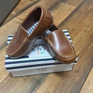 Worn once! Toddler boy Crown & Ivy loafers